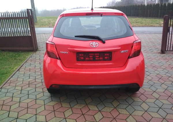 Toyota Yaris cena 33500 przebieg: 140000, rok produkcji 2015 z Wieliczka małe 46